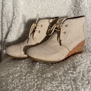 Toms Desert Lace Up Cork Wedge Linen Booties Sz 10 Glitter Gold Accents